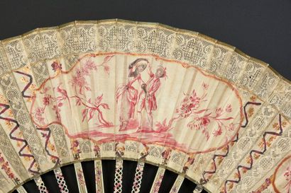 null Harmonie rose, vers 1770-1780
Eventail plié, feuille double en papier à décor...