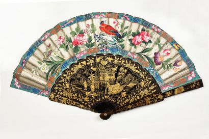 null Les offrandes, Chine, vers 1880
Eventail plié, feuille double en papier peint...
