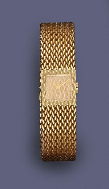 BOUCHERON Paris 
Montre bracelet de dame en or 750 millièmes, lunette carrée et cadran...