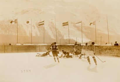 1928. St Moritz. Lot de 3 photos originales de la cérémonie d'ouverture et de l'équipe...