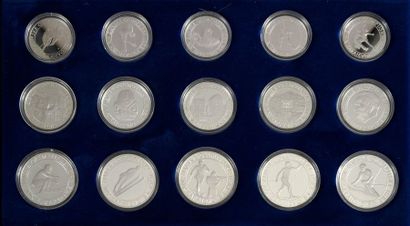 null Coffret de 15 pièces commémoratives des Jeux Olympiques de Sarajevo1984 de 100,...