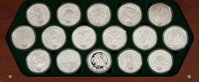 null Coffret édité par The Perth Mint. Set de 16 pièces commémoratives des Jeux Olympiques...