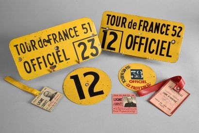 null Ensemble de plaques moto et accréditations du Tour de France 1951 et 1952 et...