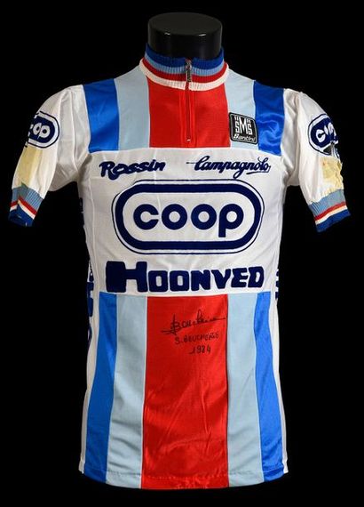 null Serge Beucherie.
Maillot de l'équipe Coop-Hoonved porté lors de la saison 1984....