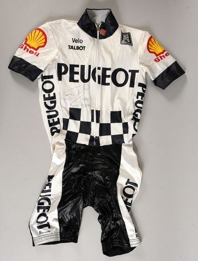 null Ronan Pensec. Combinaison de l'équipe Peugeot-Shell portée sur le Tour de France...
