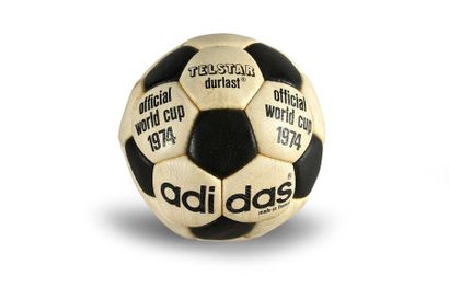 null Ballon officiel de la Coupe du Monde 1974 en Allemagne. Modèle Telstar Durlast...