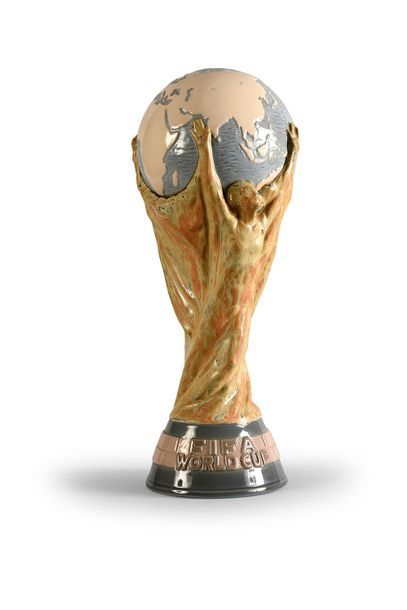 null Trophée de la Coupe du Monde en porcelaine. Fabriqué par Lladro en 1978.
Hauteur...