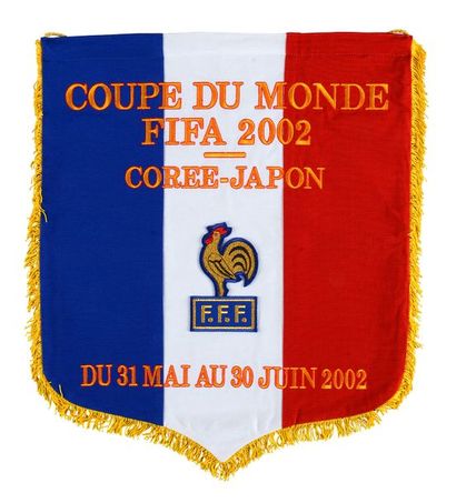 null Fanion officiel de l'équipe de France pour la Coupe du Monde 2002 en Corée et...