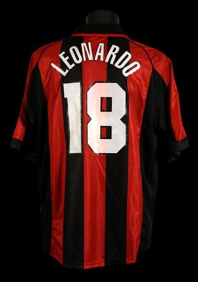 null Leonardo.
Maillot n°18 porté avec le Milan AC lors de la saison 1998-1999 du...