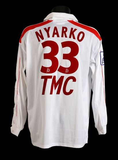 null Alex Nyarko.
Maillot n°33 de l'AS Monaco pour la saison 2001-2002 de Ligue 1....