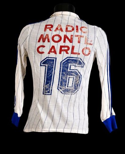 null Maillot n°16 de l'Olympique de Marseille pour la saison 1983-1984. Marque Adidas....