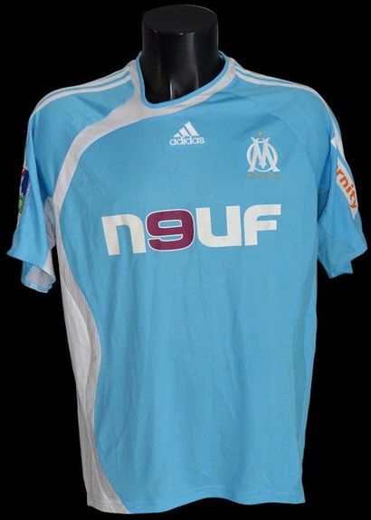 null Wilson Oruma.
Maillot n°8 de l'Olympique de Marseille pour la saison 2009-2010...