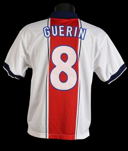 null Vincent Guerin n°8.
Maillot porté avec le Paris Saint-Germain en Ligue des Champions...