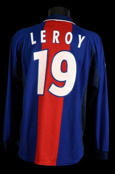 null Laurent Leroy n°19.
Maillot porté avec le Paris Saint-Germain en Ligue des Champions...