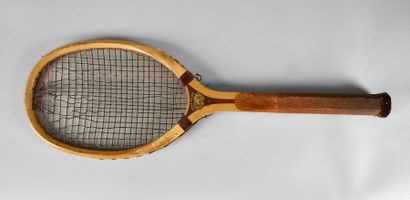 null Raquette American Spalding Gold Medal Series. Circa 1910 avec son cordage d'origine.
Longueur...