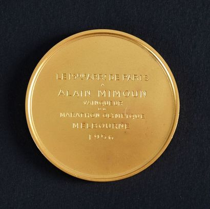 null Médaille commémorative offerte par la Mairie du 19ème Arrt de Paris à Alain...