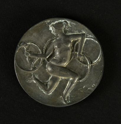 null Médaille officielle de participant. Graveur E. Greco. En bronze coulé.
Diamètre...