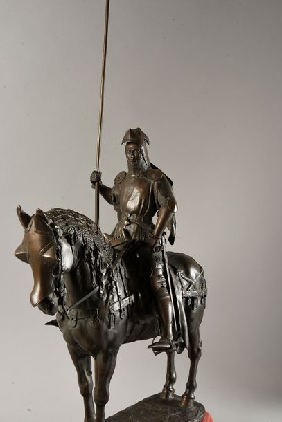 Emmanuel Fremiet (1824-1910) "Le duc d'Orléans à cheval"
Bronze à patine brun-clair.
H.:70cm

Sculpture...