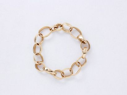 POMELLATO "GOLD"
Bracelet en or rose 750 millièmes, composé de maillons ovales de...