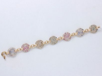 POMELLATO "SABBIA"
Bracelet articulé en or rose 750 millièmes, composé de 7 motifs...