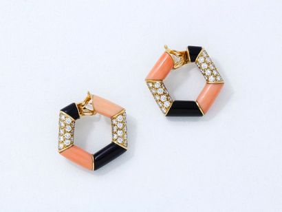 VCA Paire de clips d'oreilles en or 750 millièmes, de forme hexagonale ajourée, habillés...