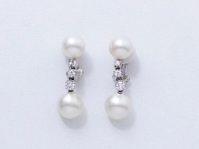 null Paire de clips d'oreilles en or 750 millièmes et platine, ornés de perles de...