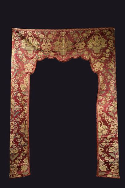 null Encadrement de porte, style Louis XV, époque Second Empire, lampas fond satin...