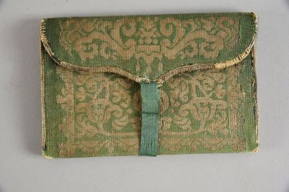 null Pochette à rabat, époque Louis XIV, tissage tapisserie soie verte et filé argent;...