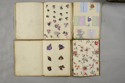 null Ensemble de quatre cahiers de motifs floraux, Second Empire, encre, gouache...