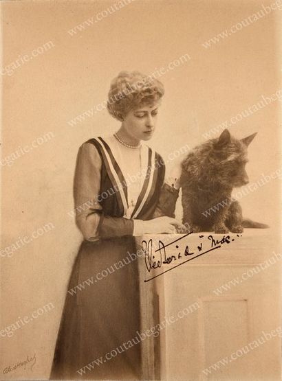 VICTORIA, princesse de Grande-Bretagne (1868-1935).
Portrait...