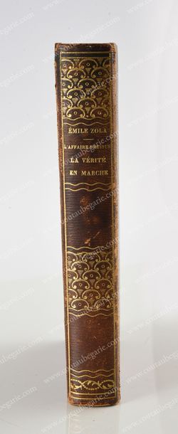 Zola Emile La vérité en marche, Bibliothèque-Charpentier, Paris, 1901. In-12°, 314...
