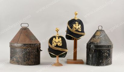 null CASQUE À BOULE D'OFFICIER
DU ROYAL MEDICAL CORPS.
En feutrine noire et intérieur...