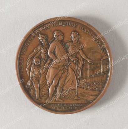  LOUIS XVI, roi de France (1754-1793). Médaille en bronze signée Pierre Duvivier...