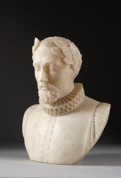 null Henri IV, roi de France (1589-1610). Buste en albâtre le représentant en César,...