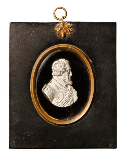 null Henri IV, roi de France (1589-1610). Médaillon ovale en cristal biseauté orné...