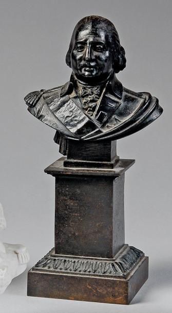 null Louis XVIII, roi de France (1814-1824). Buste en fonte sur socle gaine. Bon...
