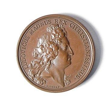 null Louis XIV, roi de France (1774-1792). Belle médaille en bronze signée J. Maugère,...