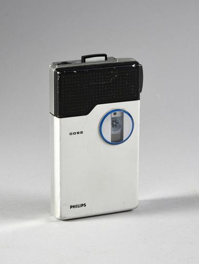 null FRANÇOIS, CLAUDE 1 magnétophone miniature (Philips 0095 type LFM) utilisé par...