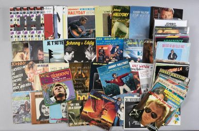 null HALLYDAY, JOHNNY 1 lot de 92 disques 45 tours de Johnny Hallyday des années...