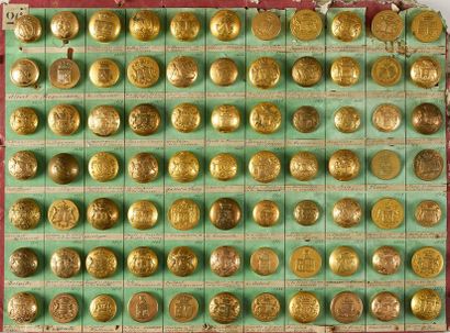 null Planche de 77 boutons de livrées dorés dont:
Baillardel de Laurenty/Chastenet...