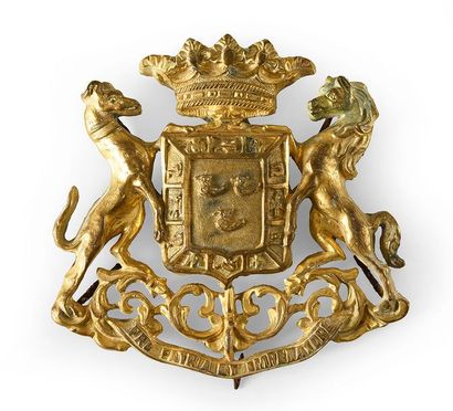 null Plaque de harnais en bronze doré milieu XIXe aux armes de Charles-Auguste de...