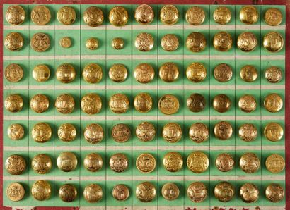 null Planche de 77 boutons de livrées dorés dont:
Audiffret-Pasquier, Berthier de...