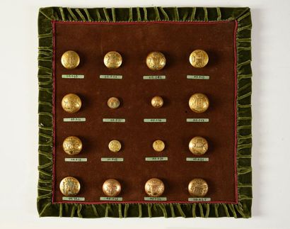 null Planche de 16 boutons de livrées dorés dont:
Beziade d'Avaray/Séguier, Chevigné,...