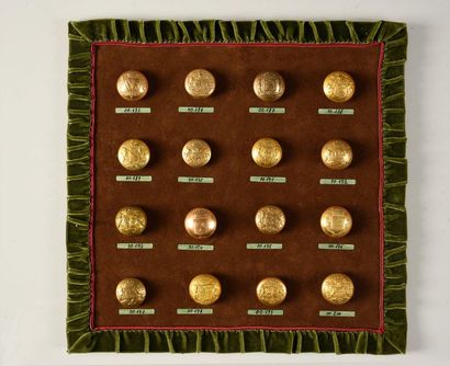 null Planche de 16 boutons de livrées dorés dont:
Bardoulat de Plazanet/Le Corgne...