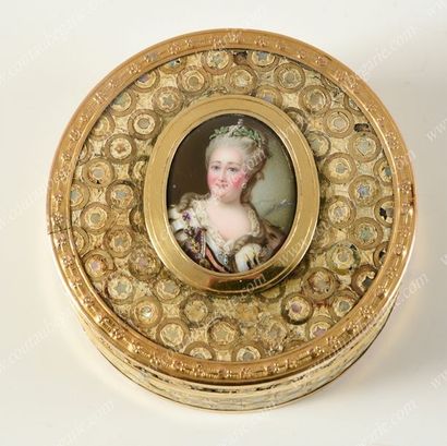 null CATHERINE II, impératrice de Russie (1729-1796).
Tabatière en papier mâché de...