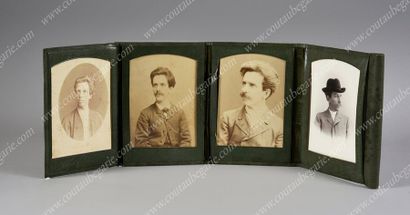 OELSNITZ Alexandre Ludovitch (1848-1907). Ensemble de quatre portraits photographiques,...