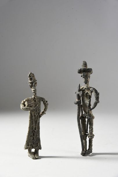 null Deux figurines en plomb représentant un personnage armé et un pèlerin, dits...