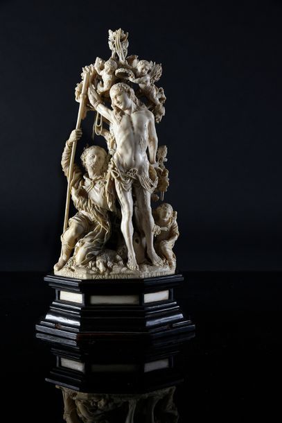 null Groupe en ivoire sculpté en ronde-bosse représentant saint Sébastien et saint...