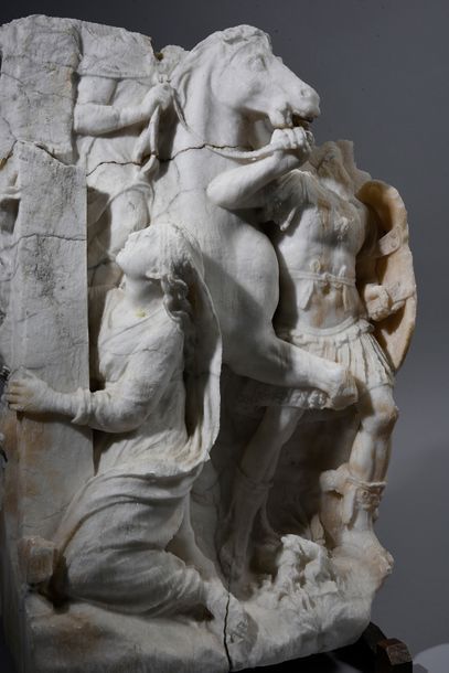 École FRANÇAISE du XVIIIe siècle Element de bas relief en marbre.
Accident, usures
46...