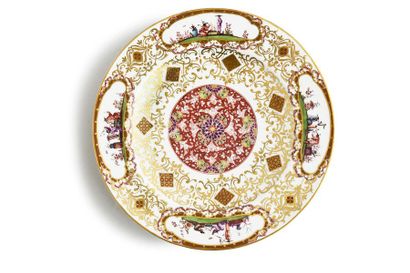 null Deux plateaux ou assiettes creuses en porcelaine de Meissen du XVIIIe siècle
Circa...